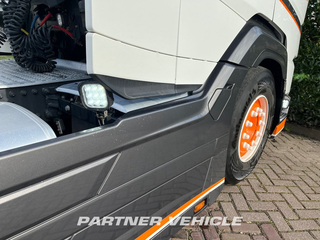 frontLeft : DAF XG+ 530 Trækker