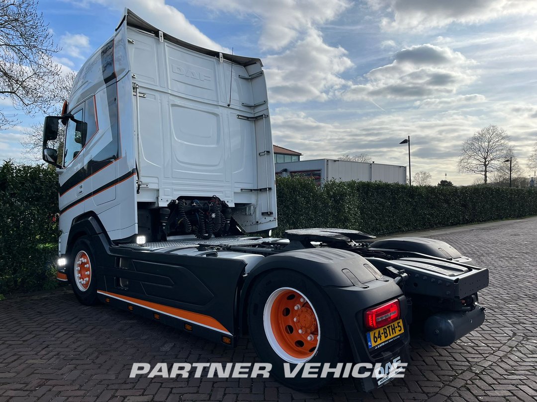 frontLeft : DAF XG+ 530 Trækker