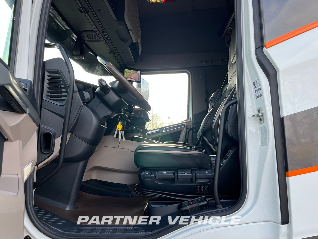 frontLeft : DAF XG+ 530 Trækker