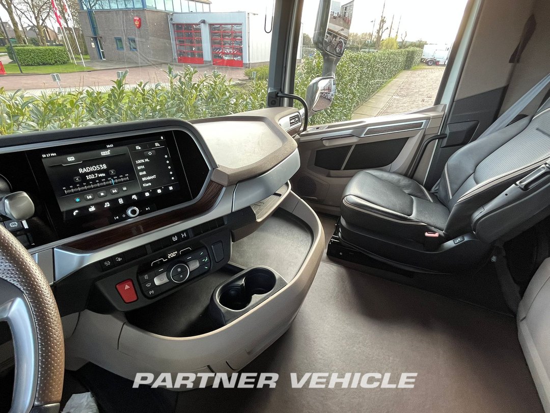 frontLeft : DAF XG+ 530 Trækker