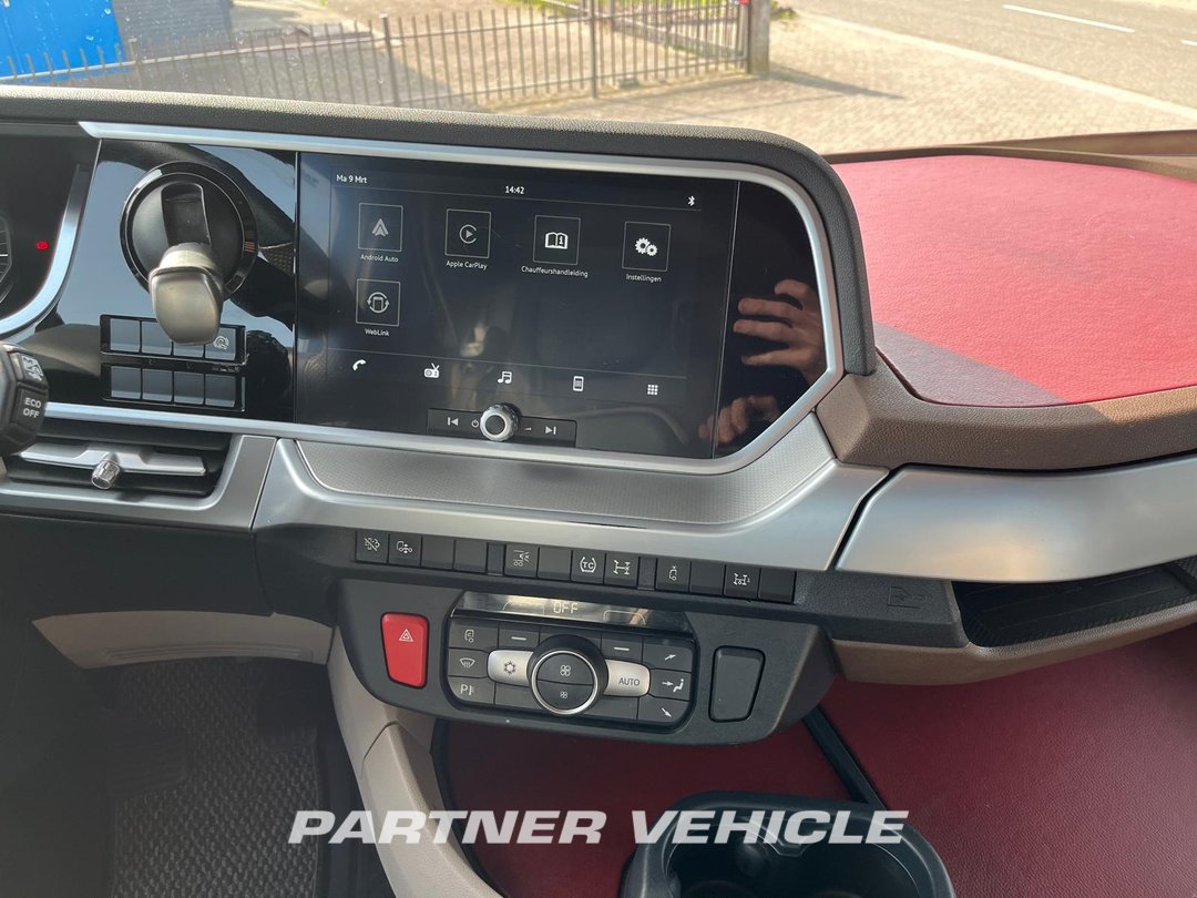 frontLeft : DAF XG+ 530 sattelzugmaschine