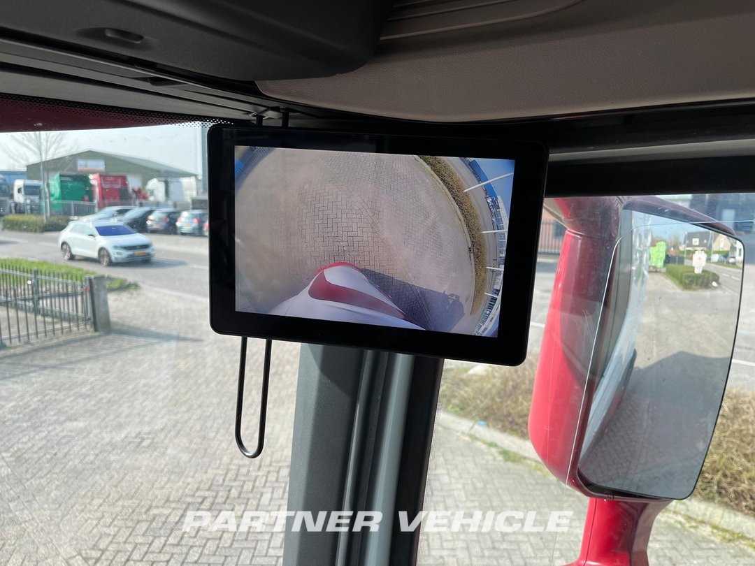 frontLeft : DAF XG+ 530 sattelzugmaschine