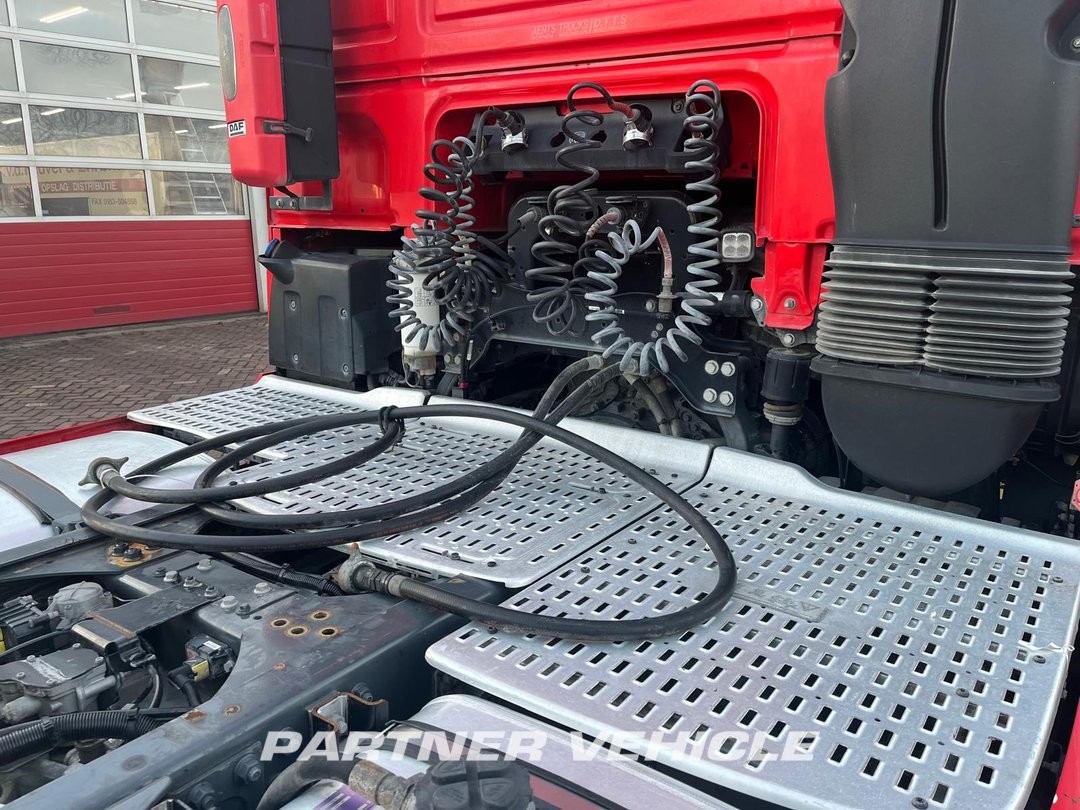 frontLeft : DAF XF 450 tegljač