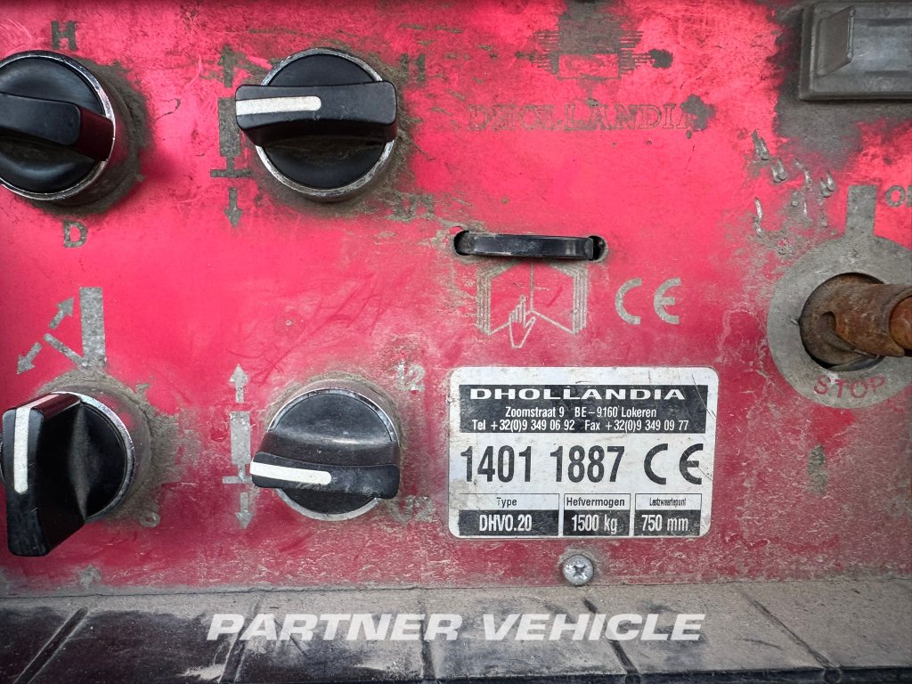 frontLeft : Renault Midlum 220 umpikori kuorma-auto