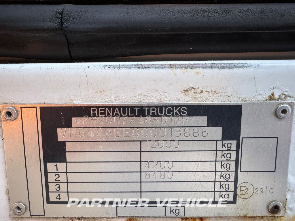 frontLeft : Renault Midlum 220 umpikori kuorma-auto