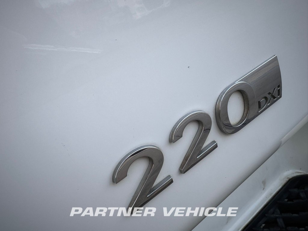 frontLeft : Renault Midlum 220 umpikori kuorma-auto