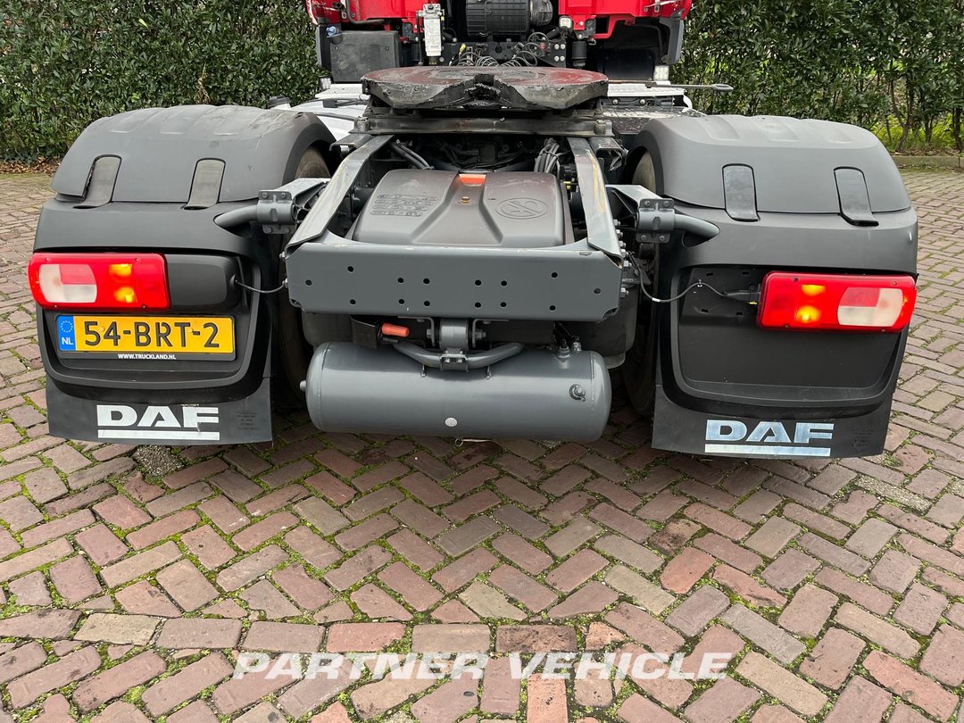 frontLeft : DAF CF 450 Tracteur routier