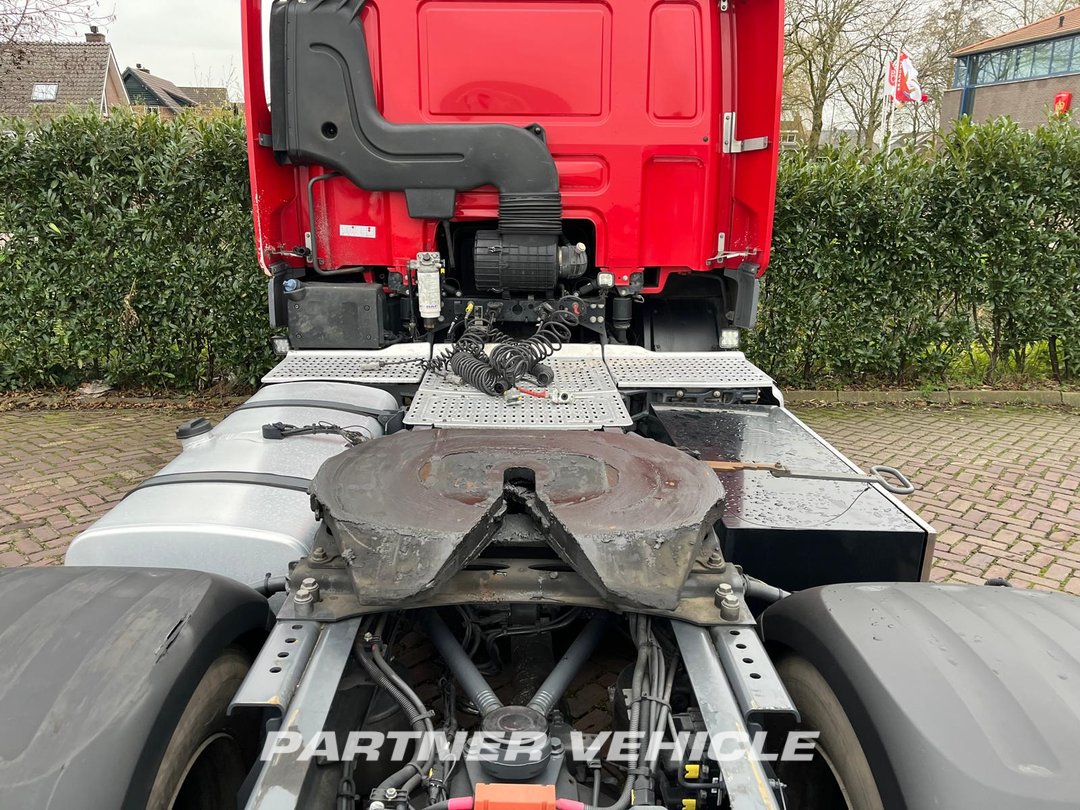frontLeft : DAF CF 450 Tracteur routier