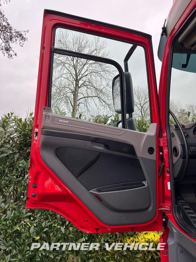 frontLeft : DAF CF 450 Tracteur routier