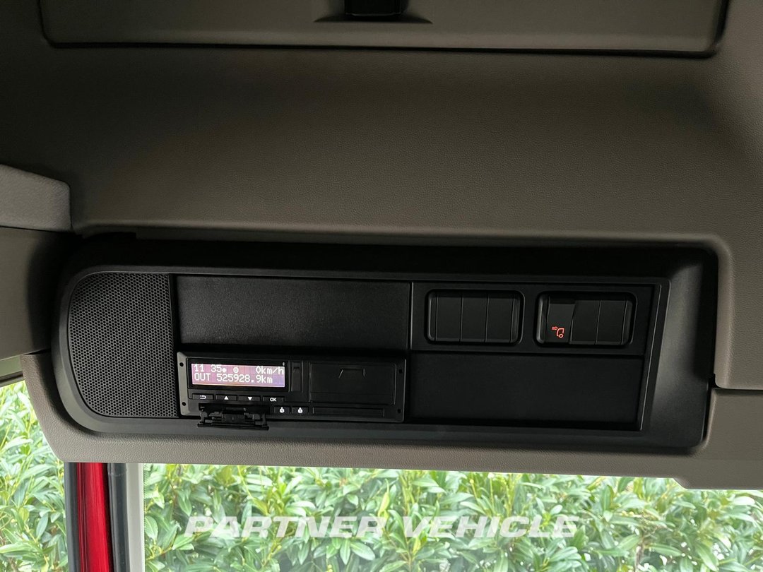 frontLeft : DAF CF 450 Tracteur routier