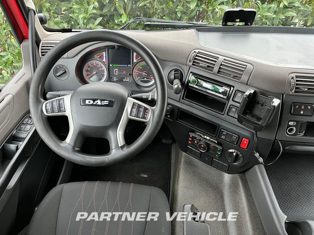 frontLeft : DAF CF 450 Tracteur routier