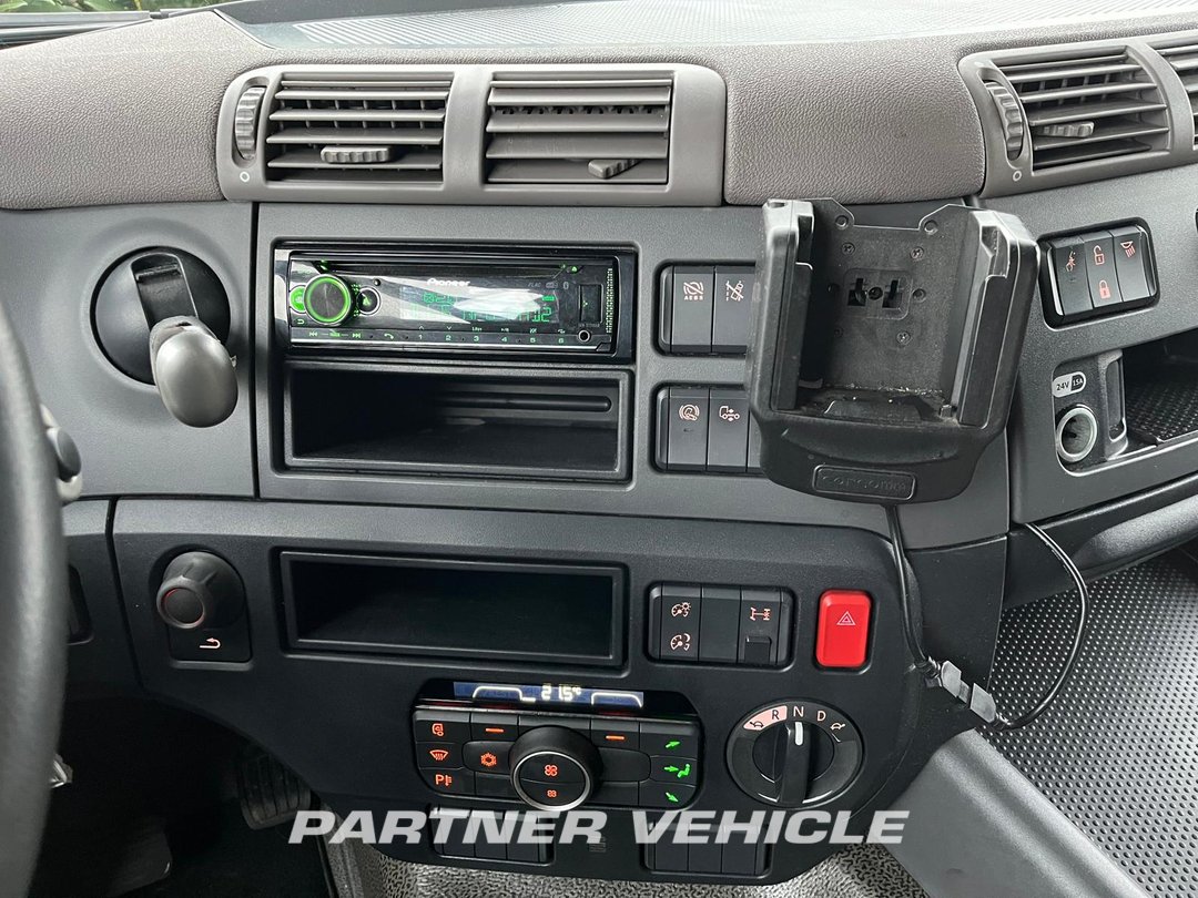 frontLeft : DAF CF 450 Tracteur routier