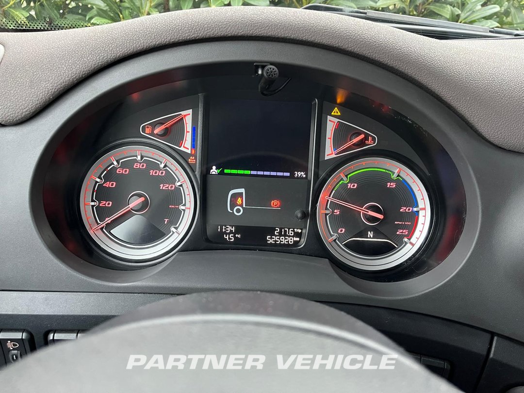 frontLeft : DAF CF 450 Tracteur routier