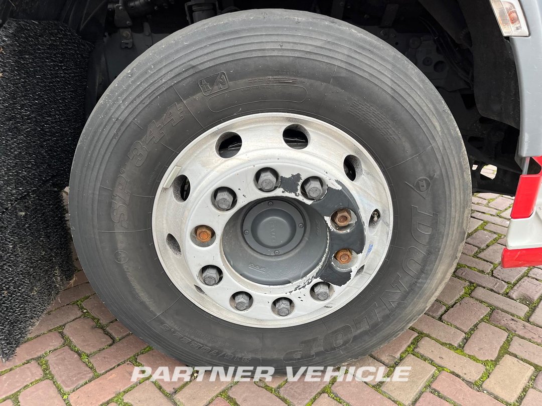 frontLeft : DAF CF 450 Tracteur routier