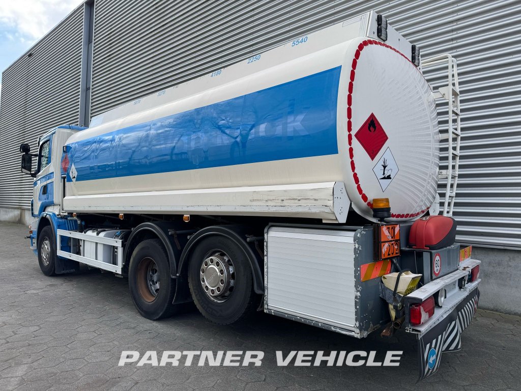 frontLeft : Scania R380 Camion citerne