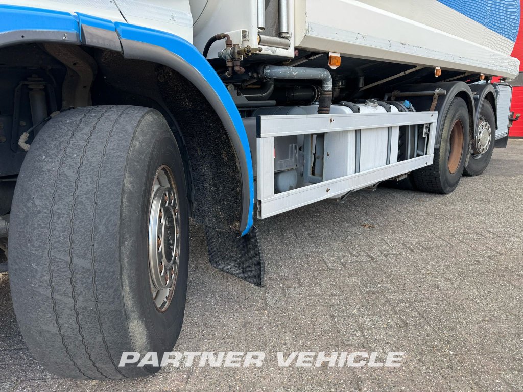 frontLeft : Scania R380 Camion citerne