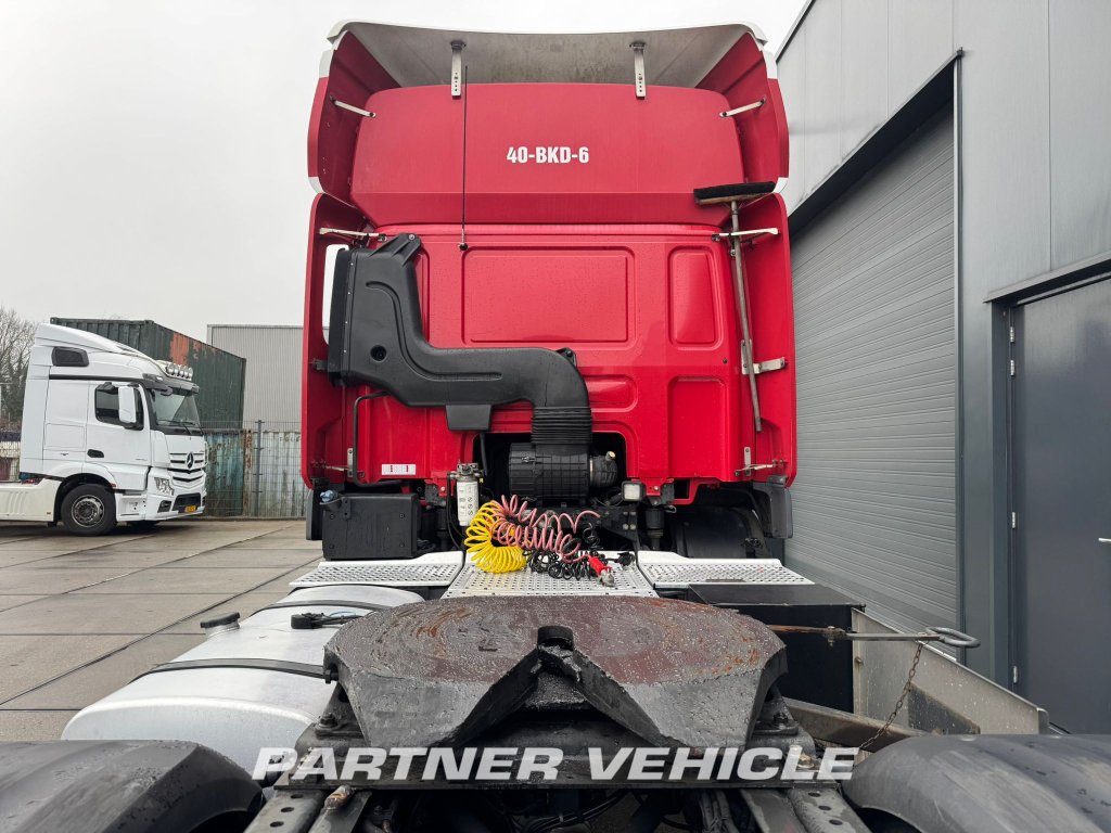 frontLeft : DAF CF 410 Tracteur routier