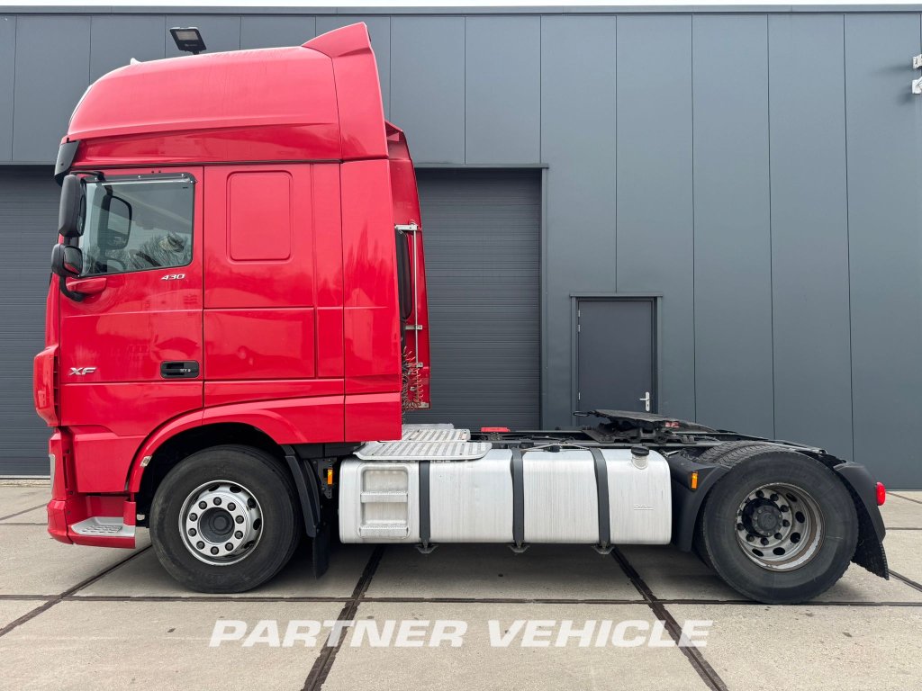 frontLeft : DAF XF 430 tegljač