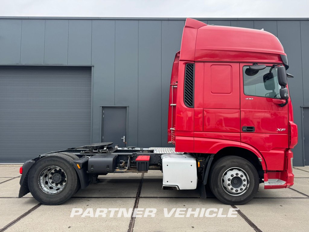 frontLeft : DAF XF 430 tegljač