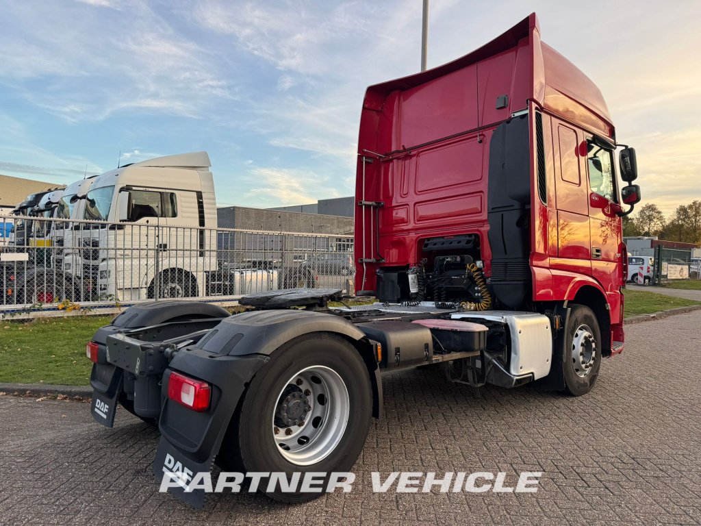 frontLeft : DAF XF 430 Dragbil