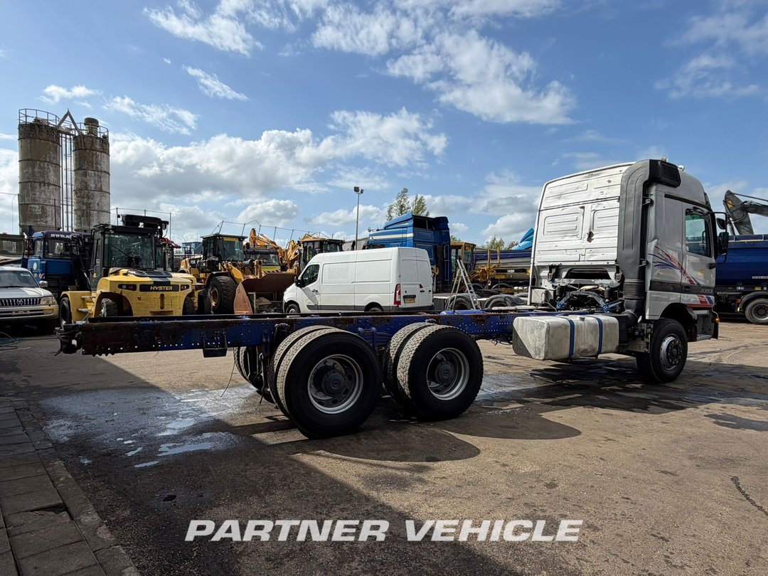 frontLeft : Mercedes Actros 3353 الشاسيه