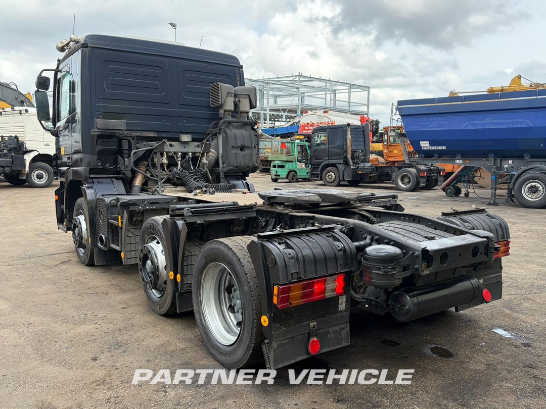 frontLeft : Mercedes Actros 2541 Tracteur routier