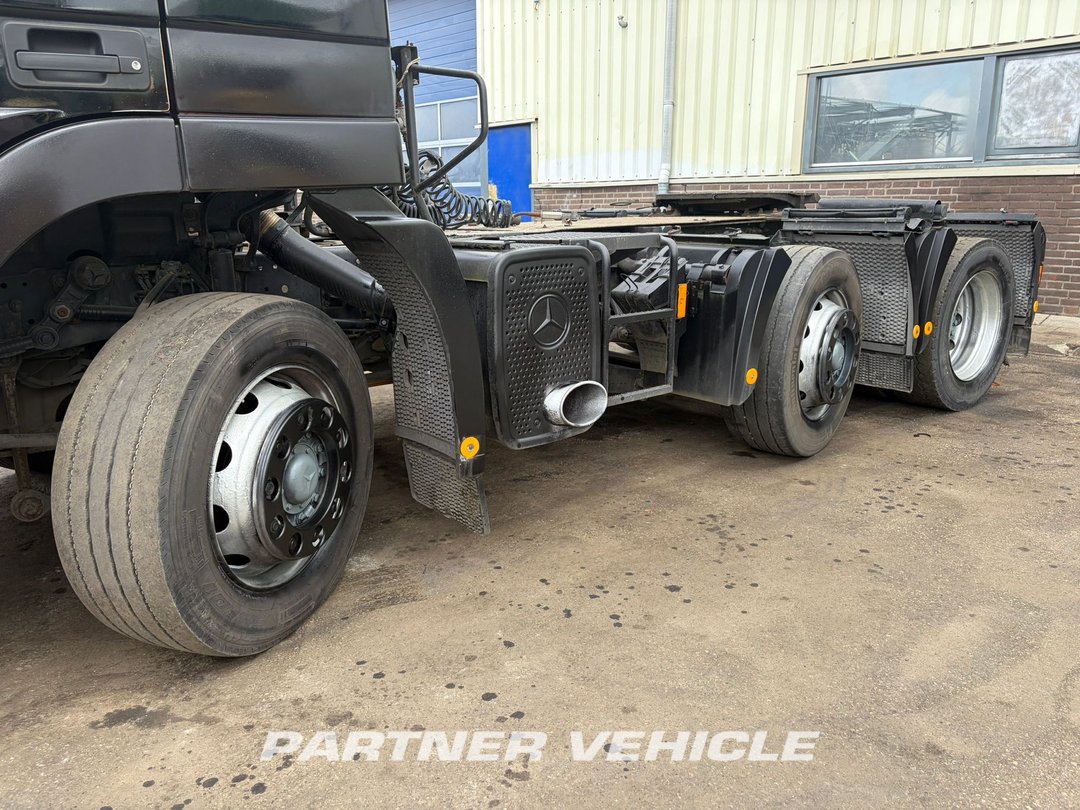 frontLeft : Mercedes Actros 2541 Tracteur routier