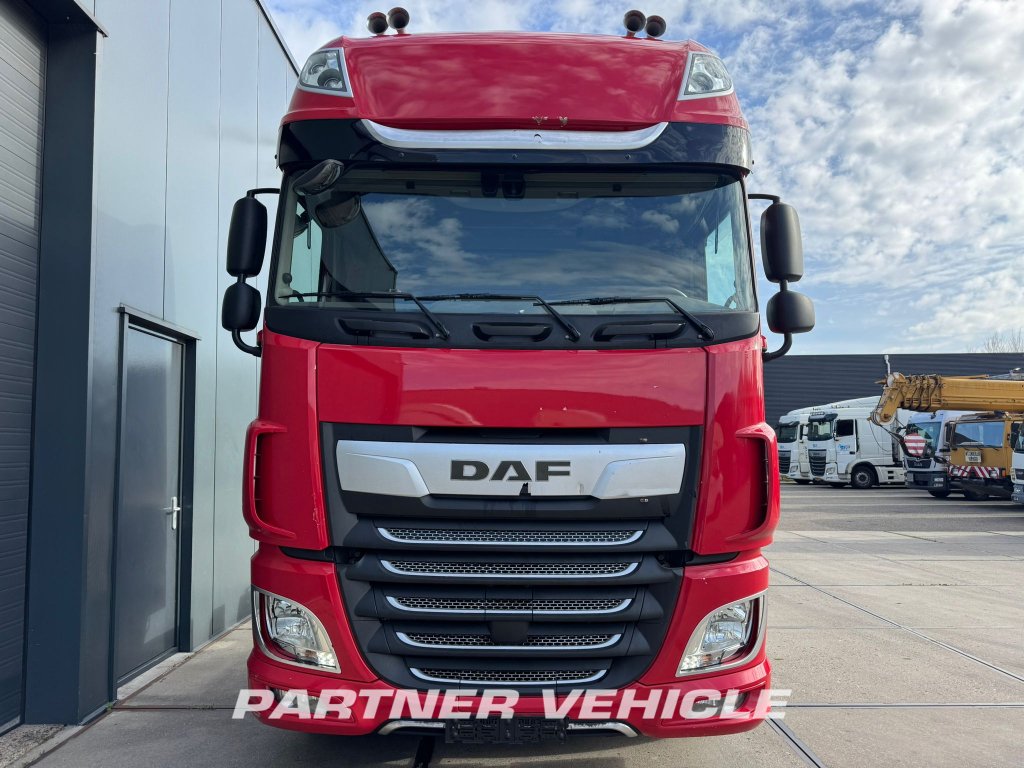 frontLeft : DAF XF 430 tegljač
