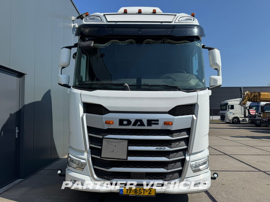 frontLeft : DAF XF 450 Trækker