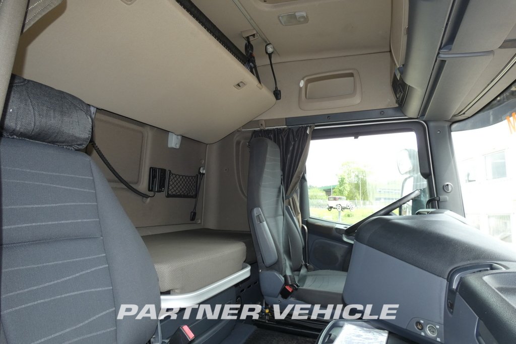 frontLeft : Scania R450 Trekker