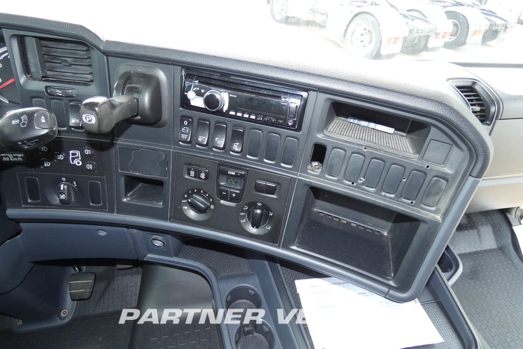 frontLeft : Scania R450 Trekker