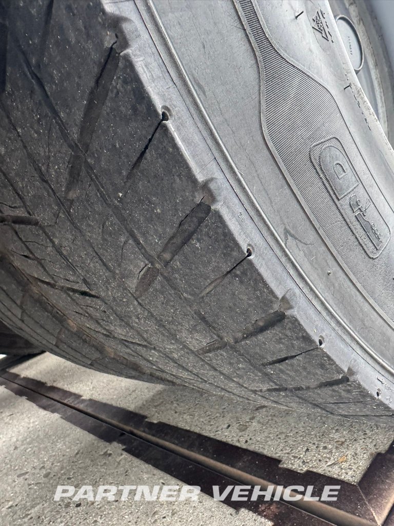 frontLeft : Scania R420 Vetopöytäauto
