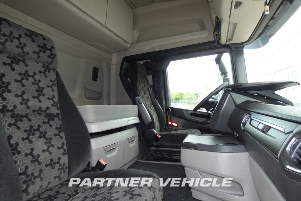frontLeft : Scania R410 Cabeza tractora
