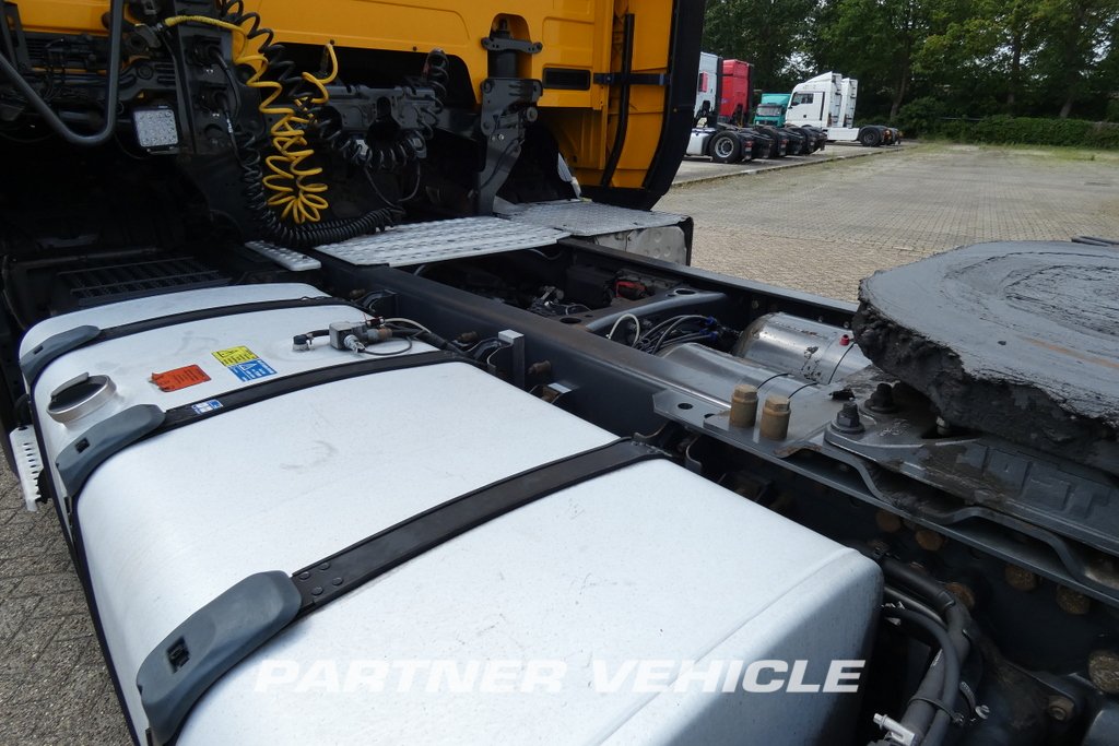 frontLeft : Scania R410 Cabeza tractora