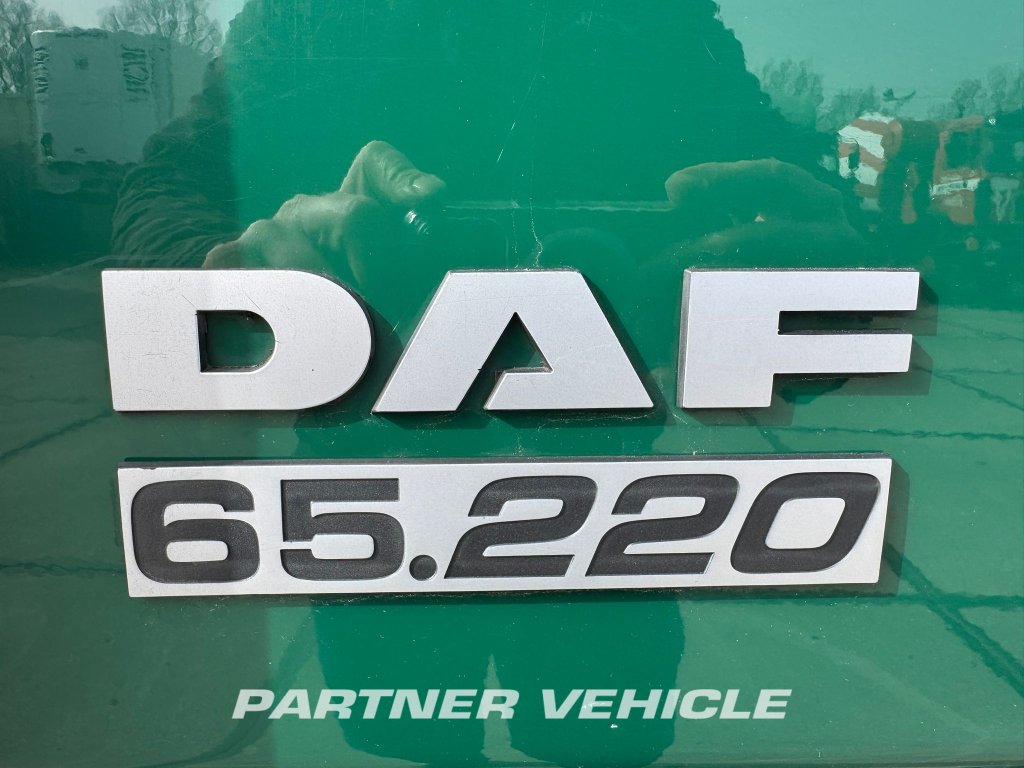 frontLeft : DAF CF65.220 kassevogn