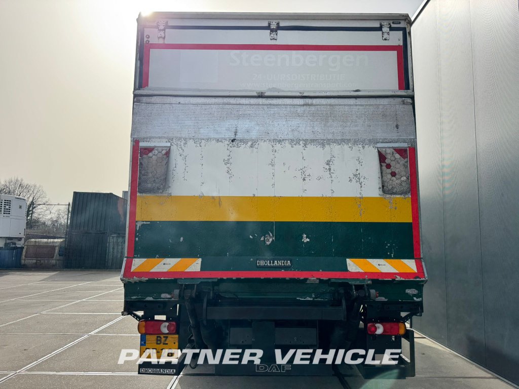 frontLeft : DAF CF65.220 kassevogn