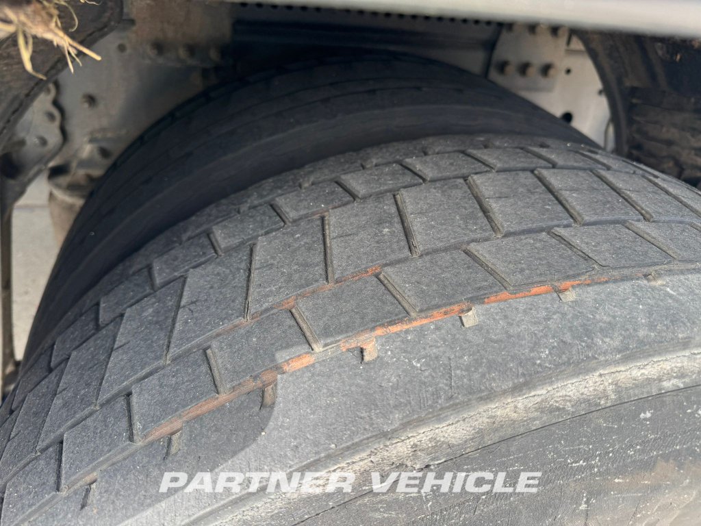 frontLeft : DAF CF65.220 kassevogn