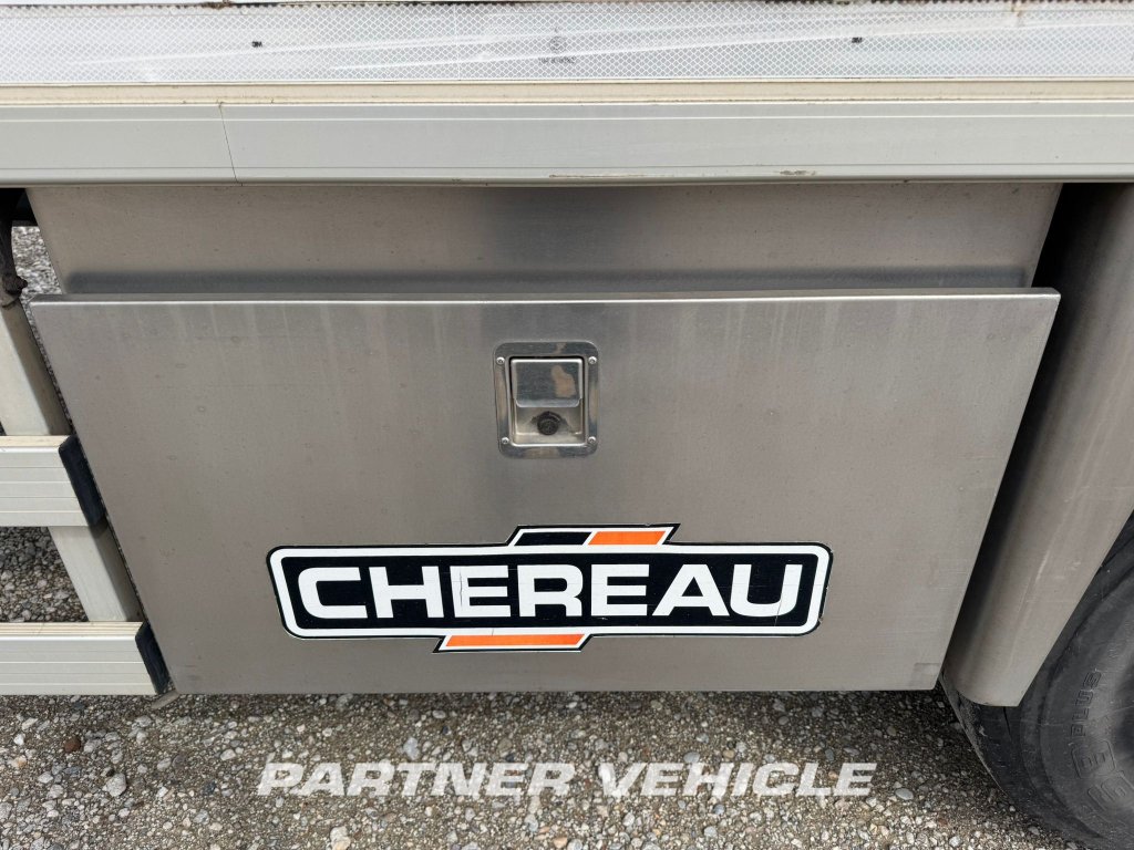 frontLeft : Chereau Carrier 1300 Chłodnia przyczepa