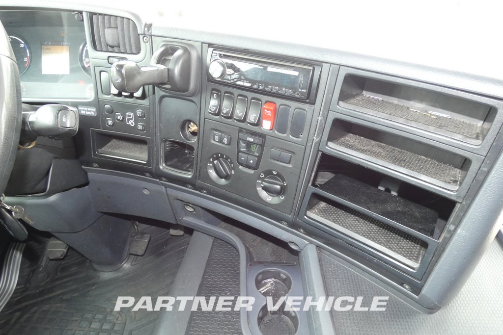 frontLeft : Scania G440 Trekkvogn