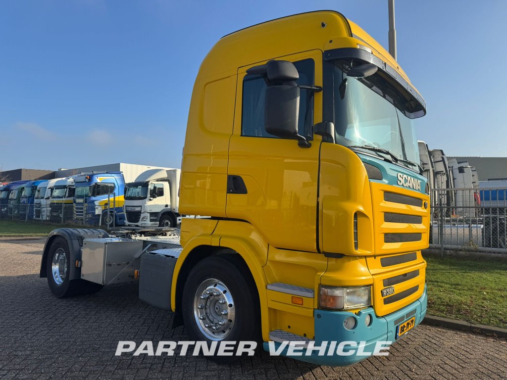 frontLeft : Scania R380 tegljač
