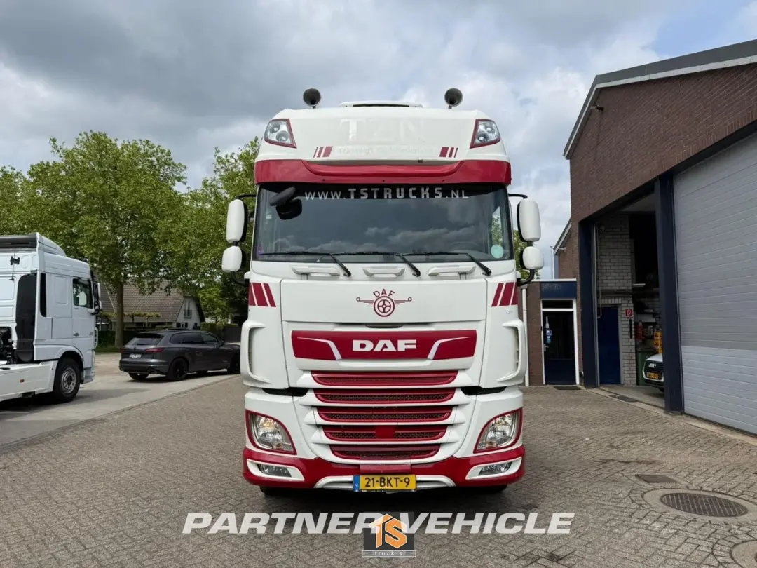 frontLeft : DAF XF 480 tegljač