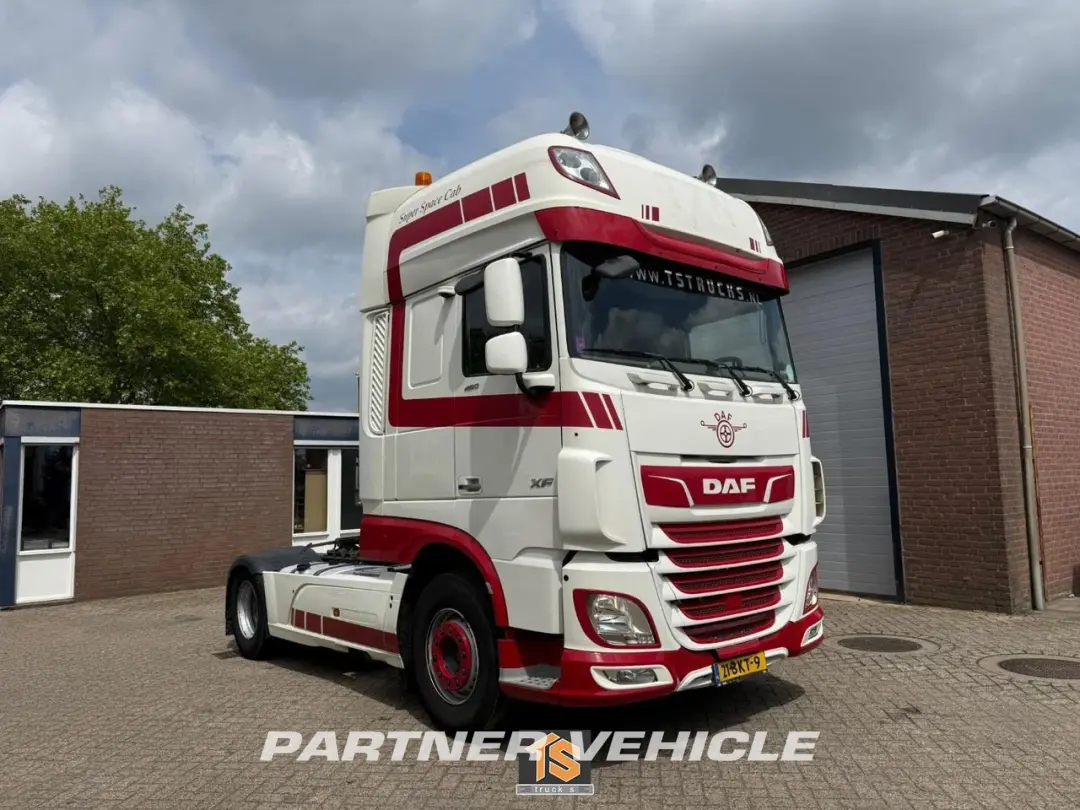 frontLeft : DAF XF 480 tegljač