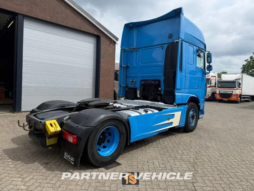 frontLeft : DAF XF 480 Dragbil