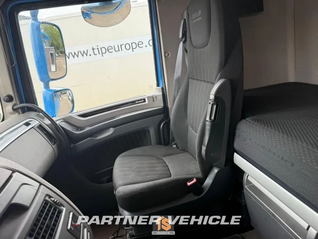 frontLeft : DAF XF 480 Dragbil