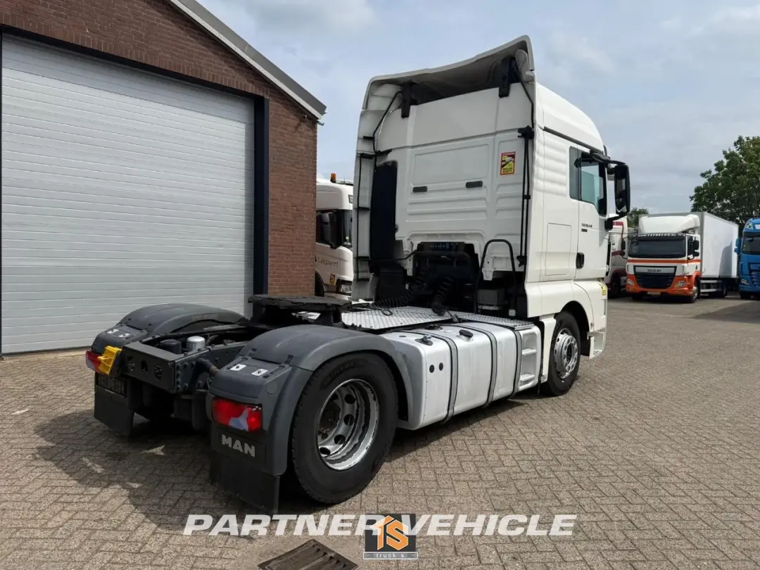 frontLeft : MAN TGX 18.440 Trækker