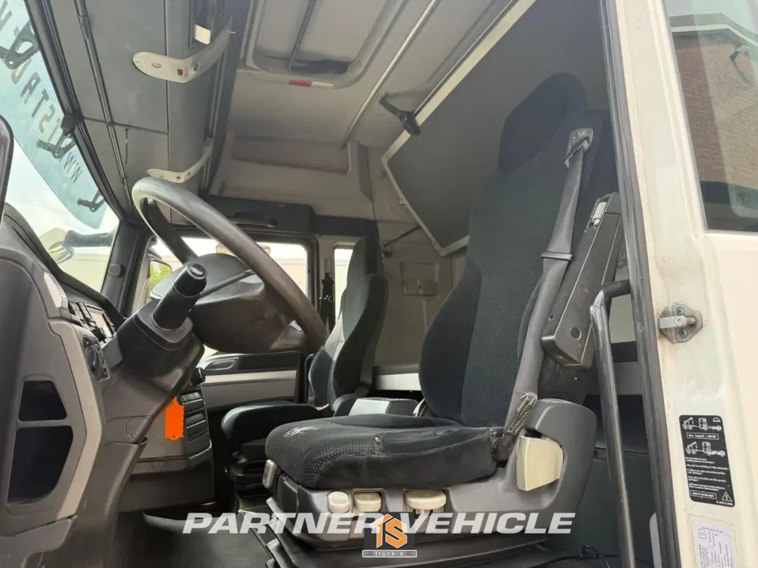 frontLeft : MAN TGX 18.440 Trækker
