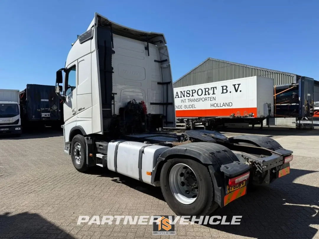 frontLeft : Volvo FH 460 Влекач