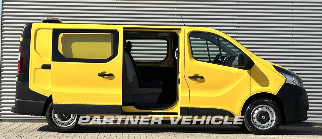 frontLeft : Renault Trafic 95pk Fourgon utilitaire