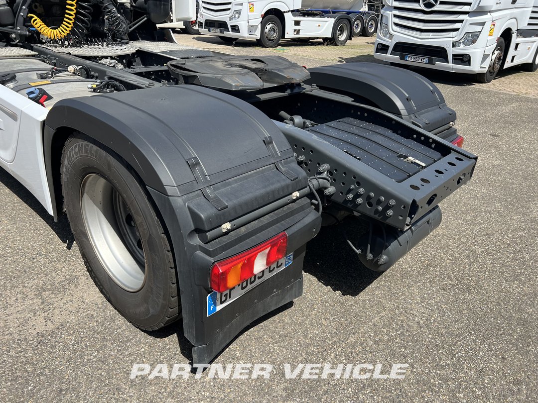 frontLeft : Mercedes Actros 1845 Tractor