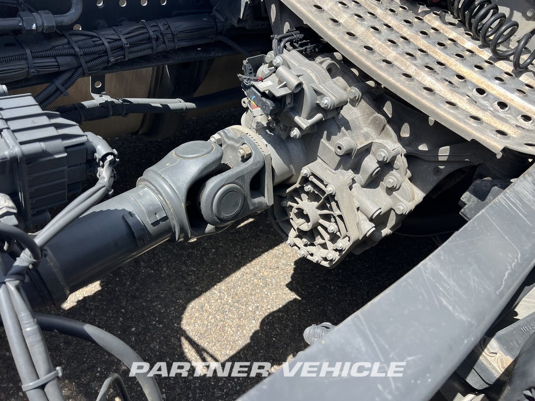 frontLeft : Mercedes Actros 1845 Tractor